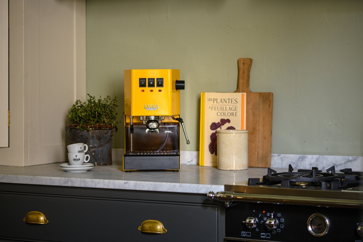 Gaggia Classic Pro E24 Jaune en situation